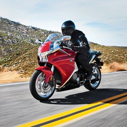 Мотоцикл «Хонда», двигавшийся со скоростью 90 км/ч, начал равномерно тормозить и через 5 с сбросил скорость до 18 км/ч. Каково ускорение мотоцикла
